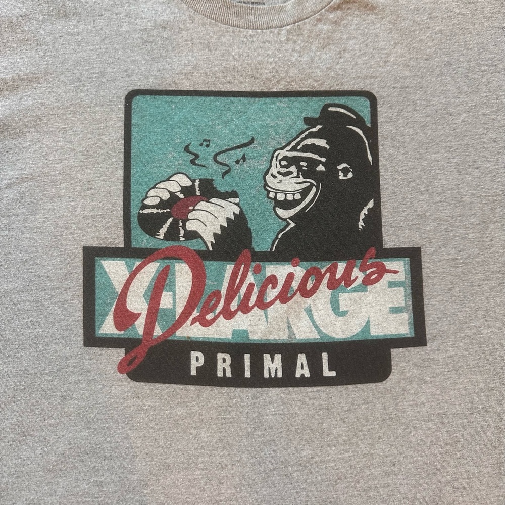 Delicious Vinyl Record Label T-shirt!  Size Large